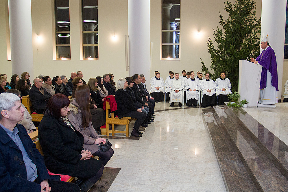 Primanje bogoslova među kandidate za sveti red i u službu akolite
