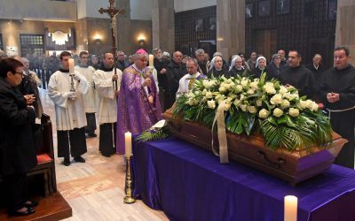 Biskup Košič predvodio misu zadušnicu i sprovodne obrede za fra Anđelka Sesara