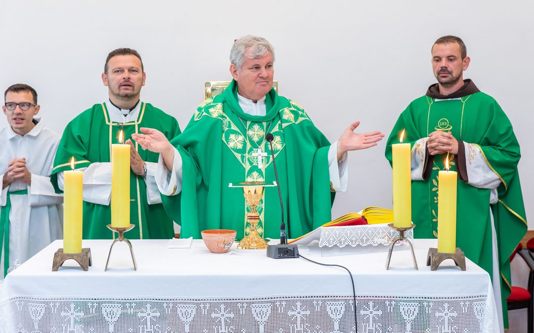 Biskup uveo u službu novog župnika petrinjske župe sv. Ivana Pavla II.