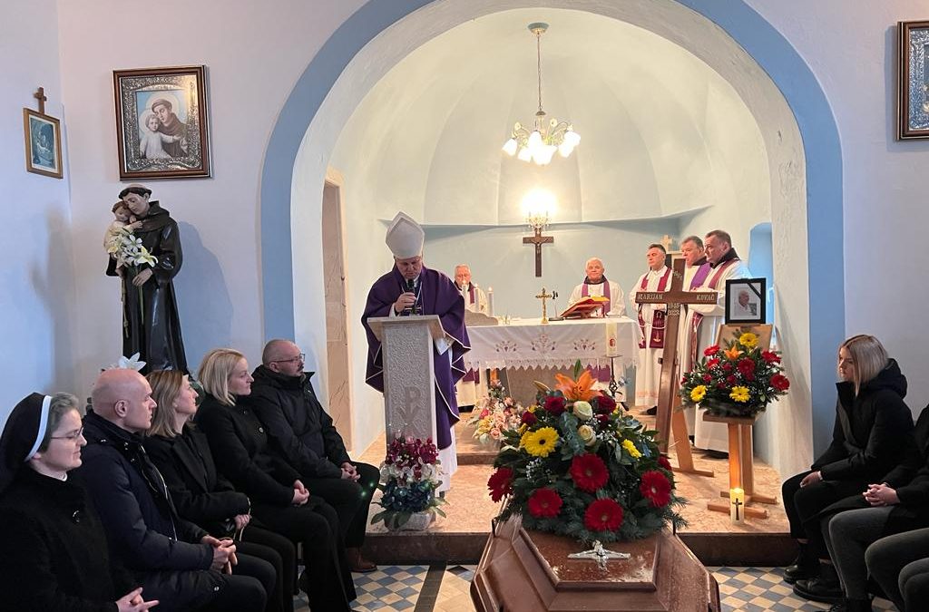 Biskup predvodio sprovod g. Marijana Kovača
