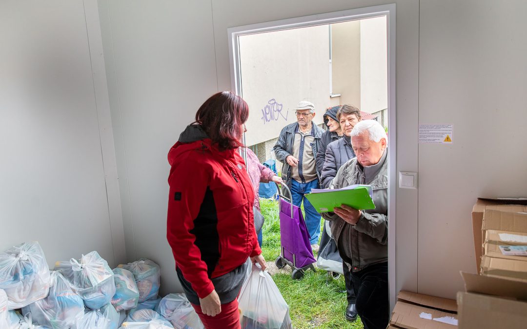 Caritas započeo s podjelom uskrsnih paketa