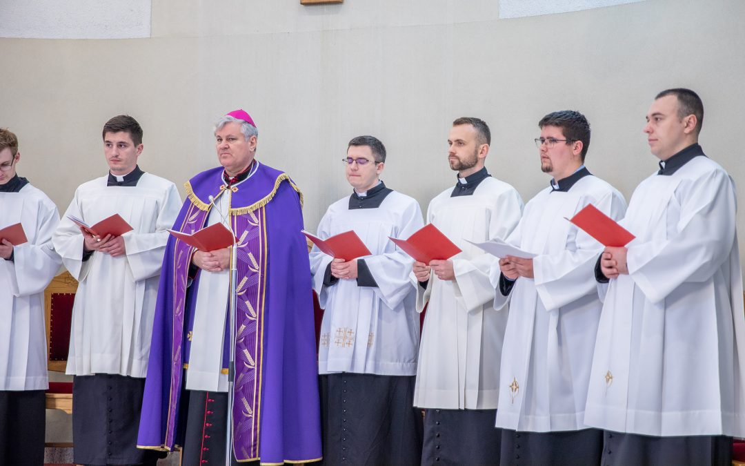 Pjevana Večernja i Lamentacije u bazilici