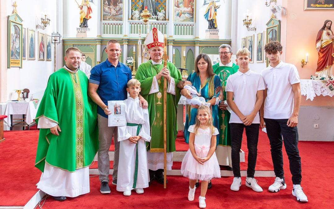 Biskup krstio peto dijete obitelji Gulija