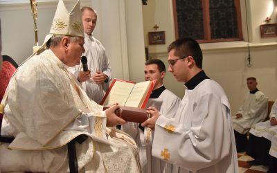 Biskup šestoricu bogoslova postavio u službu lektora