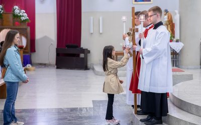 Obredi Velikog petka u bazilici sv. Kvirina