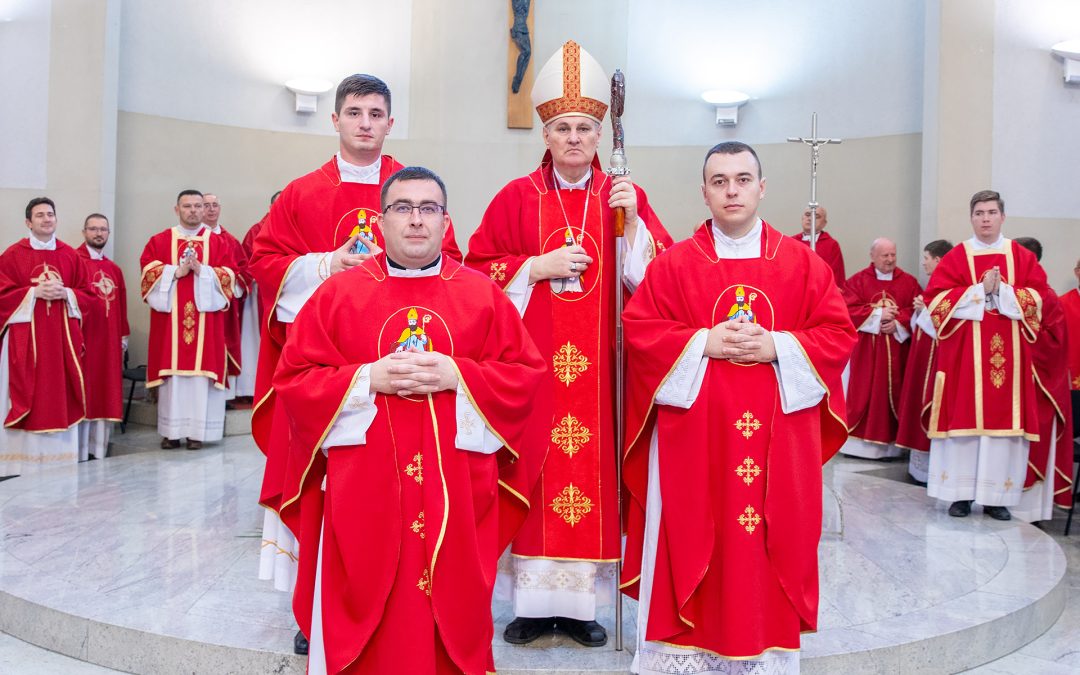 Za svećenike zaređeni Frano Bijelić, Ivan Sandrin i Damir Vrbešić