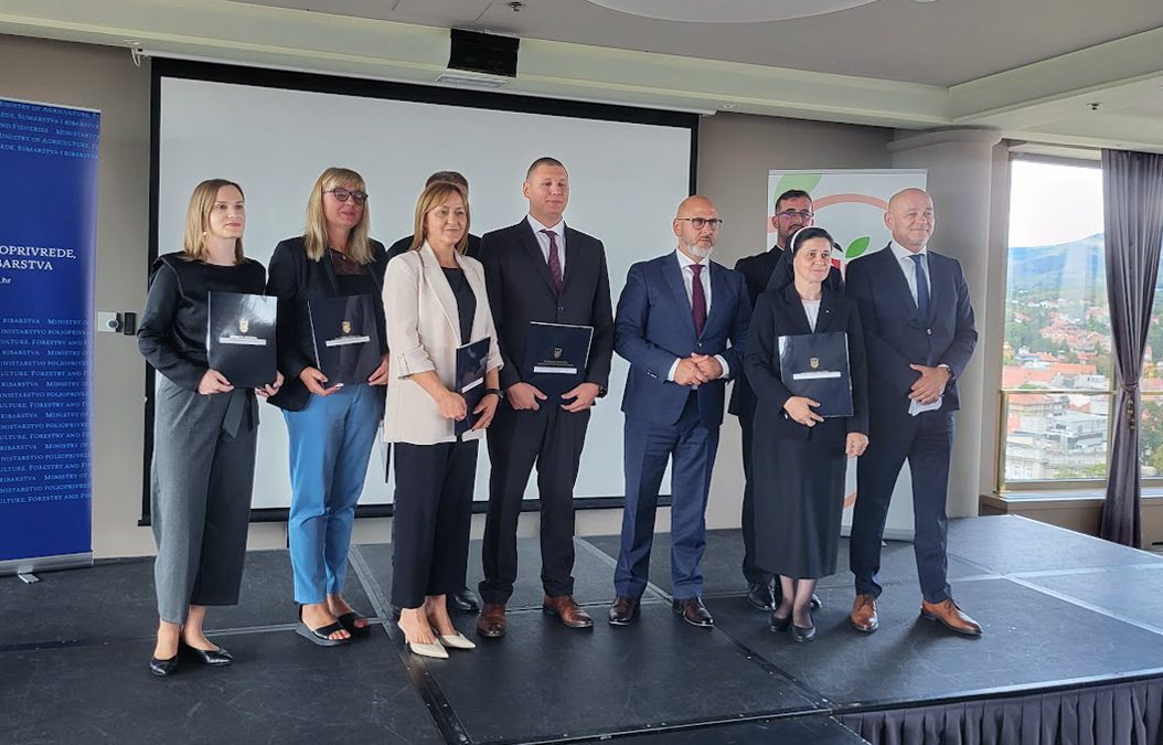 Potpisan Ugovor o dodjeli bespovratnih sredstava za projekt između Caritasa i Ministarstva poljoprivrede