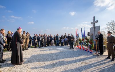 U Dvorišću otkriven spomenik stradalima u Domovinskom i Drugom svjetskom ratu