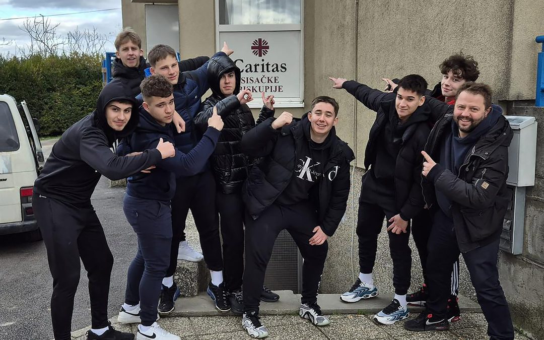 Mladi iz Volodera proveli dan volontirajući u Caritasu
