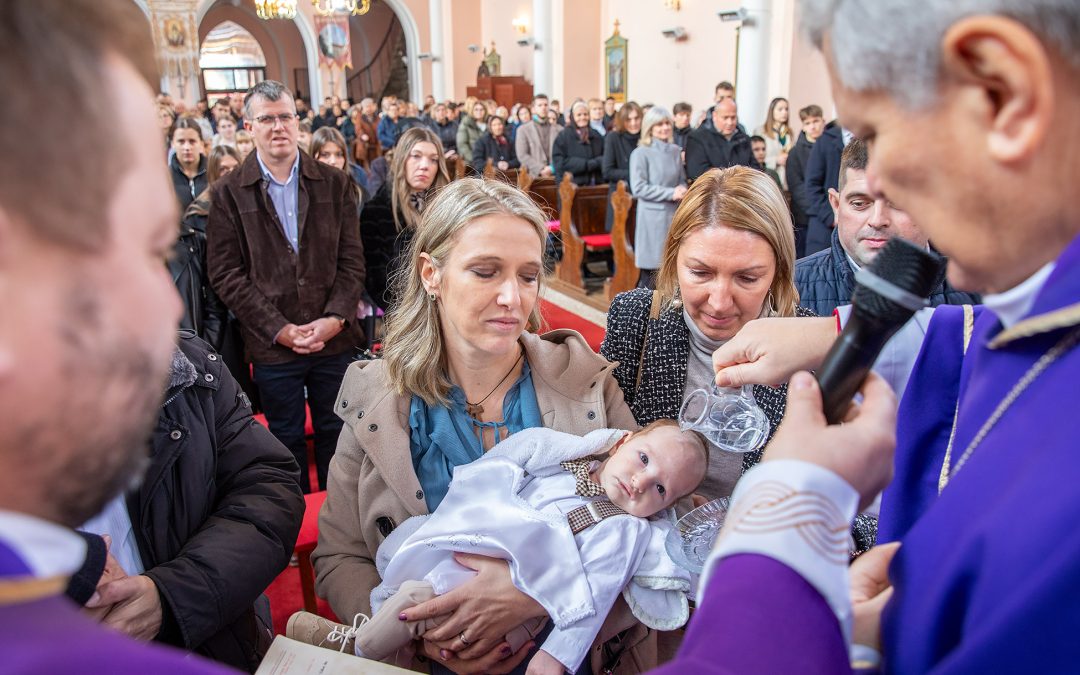 Biskup krstio peto dijete obitelji Bošković