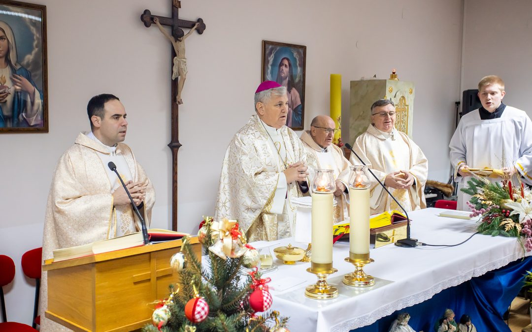 Polnoćka u katedralnoj župi u Sisku