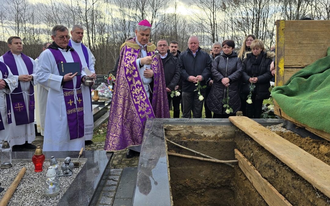 Pokopana Ana Karas, majka svećenika Josipa Karasa