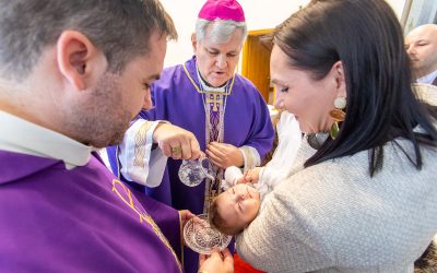 Biskup krstio peto dijete obitelji Josipović