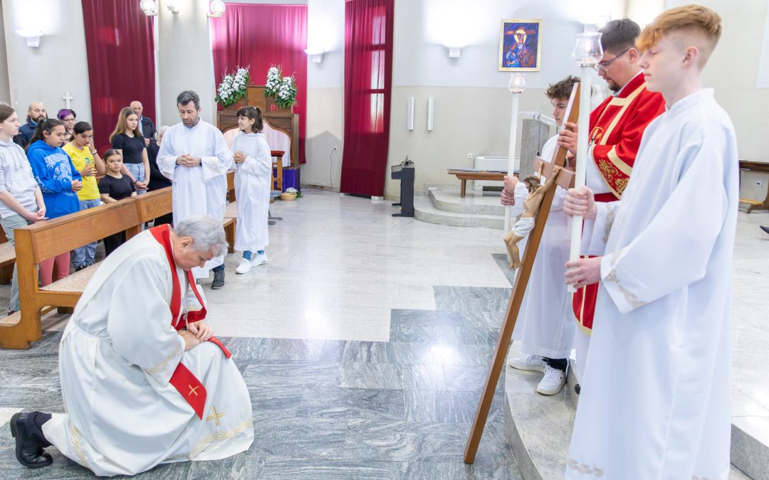Obredi Velikog petka u bazilici sv. Kvirina