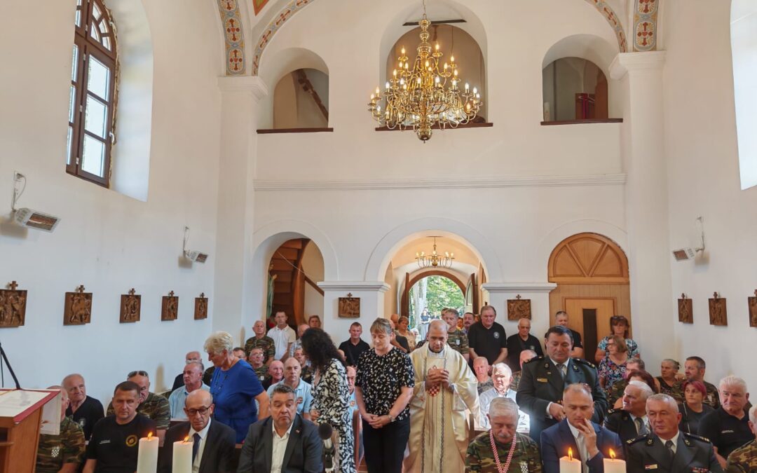 Svečanim misnim slavljem obilježena 30. obljetnica završetka VRO Oluja u Dvoru