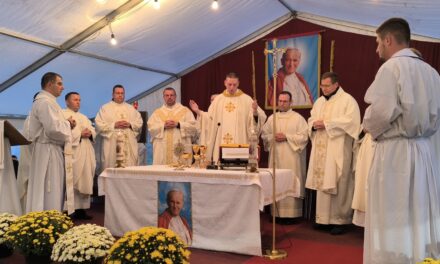 Petrinjska župa Ivana Pavla II. proslavila svetkovinu svog zaštitnika