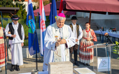 Blagoslovljen kamen temeljac za novi Pastoralni centar u Kutini posvećen sluzi Božjemu bratu Ivanu Bonifaciju Pavletiću