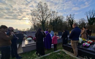 Blagoslov novoobnovljene grobnice za djecu u Sisku