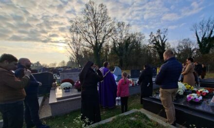 Blagoslov novoobnovljene grobnice za djecu u Sisku