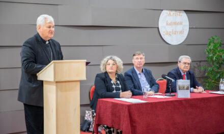 Predstavljana knjiga Godina i vječnost