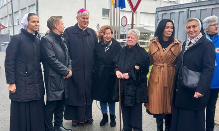 Biskup Košić u Koloni sjećanja u Vukovaru