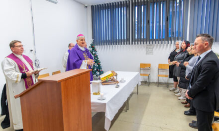 Biskup predvodio slavlje za djelatnike i zatvorenike Kaznionice u Glini