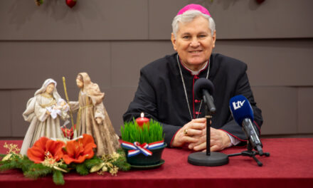 Božićna čestitka biskupa Košića