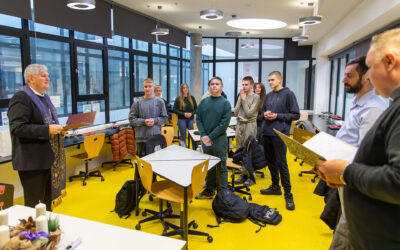 Biskup posjetio Katoličku opću gimnaziju u Popovači