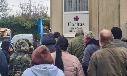 Caritas Sisačke biskupije darivao pakete pomoći za oko 550 obitelji