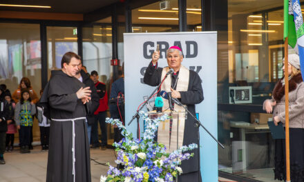 Biskup blagoslovio novu OŠ Galdovo