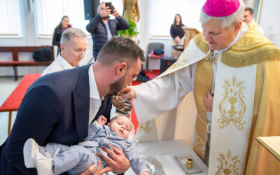Biskup krstio peto dijete obitelji Dujlović