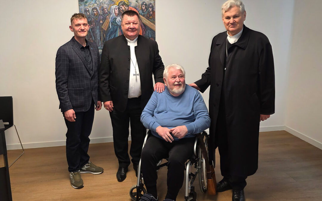 Biskup otvorio izložbu „Križni put“ Ivice Marekovića