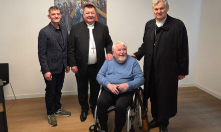 Biskup otvorio izložbu „Križni put“ Ivice Marekovića