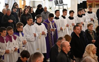 Korizmeni petci u Župi Preobraženja Gospodnjeg u Petrinji – hod priprave za Uskrs