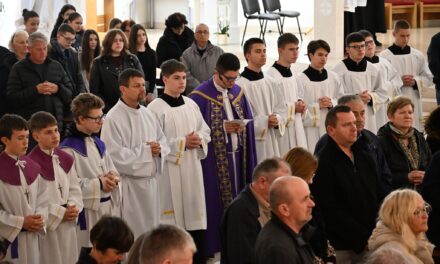 Korizmeni petci u Župi Preobraženja Gospodnjeg u Petrinji – hod priprave za Uskrs