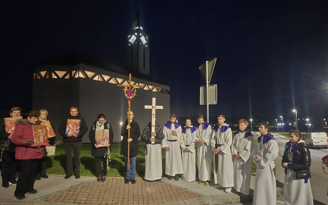 Križni put ulicama župe Preobraženja Gospodnjeg u Petrinji