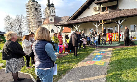 Djeca DV Svete Marije Magdalene ususret Uskrsu