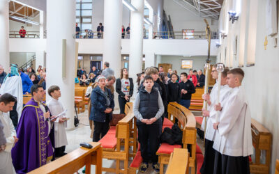 Križni put za osobe s invaliditetom održan u crkvi Sv. Marije Kraljice Mira u Sisku