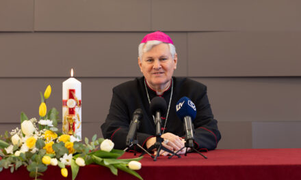 Uskrsna čestitka biskupa Košića