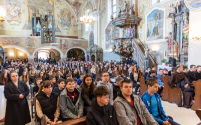 Susret krizmanika Moslavačkog arhiđakonata