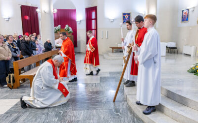 Obredi Velikog petka u bazilici sv. Kvirina