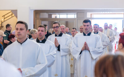 Među kandidate za sveti red primljeni bogoslovi Ivan, Matija i Tomislav