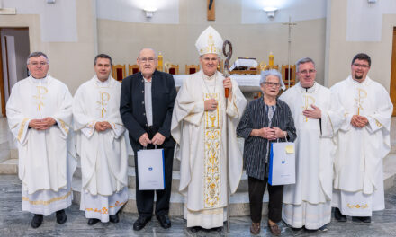Započela devetnica sv. Kvirinu, uručena odlikovanja zaslužnim vjernicima
