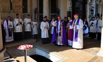 Slavljena misa zadušnica i sprovodni obredi za preminulog mons. Lovru Cindorija